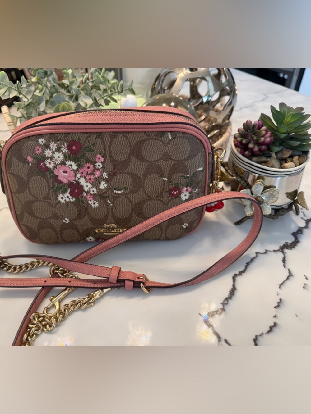 COACH Brown Signature Floral Crossbody with Pink Trim😍😍😍😍😍